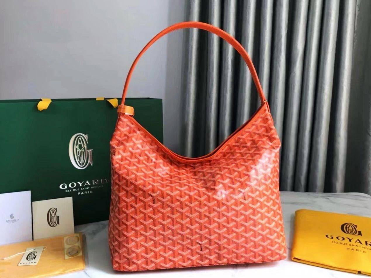 Goyard
33*26*14cm
110 dhs✅

Zain17
♥️♥️♥️