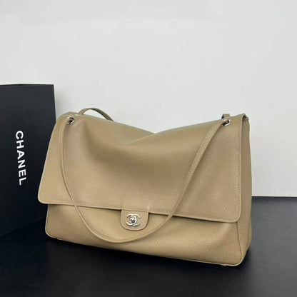 Chanel
Master🌺🌺
#40cm=410 dhs✅
#32cm=400 dhs✅🥰🥰

Zain228
♥️♥️♥️