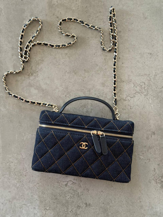 Chanel
𝐕𝐚𝐧𝐢𝐭𝐲 𝐰𝐢𝐭𝐡 𝐂𝐡𝐚𝐢𝐧 𝐡𝐚𝐧𝐝𝐛𝐚𝐠 𝐬𝐮𝐩𝐞𝐫 𝐦𝐚𝐬𝐭𝐞𝐫 𝐪𝐮𝐚𝐥𝐢𝐭𝐲 
950 dhs✅

ETAG4
♥️♥️♥️