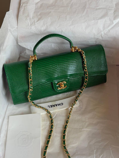 Chanel
 𝐂𝐥𝐮𝐭𝐜𝐡 𝐰𝐢𝐭𝐡 𝐓𝐨𝐩 𝐇𝐚𝐧𝐝𝐥𝐞 𝐢𝐧 𝐥𝐢𝐳𝐚𝐫𝐝-𝐞𝐦𝐛𝐨𝐬𝐬𝐞𝐝 𝐜𝐚𝐥𝐟𝐬𝐤𝐢𝐧 
1150 dhs💛

ETAG4
♥️♥️♥️