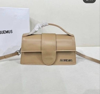 Jacquemus

110 dhs🪙🌨️

Zain143
♥️♥️♥️