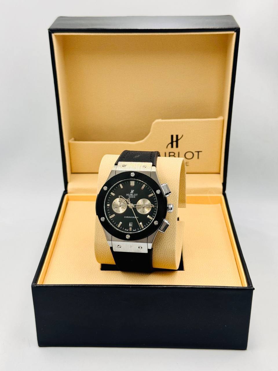Hublot Men
*New Arrival*🔥
85 dhs✅

Zain08
♥️♥️♥️