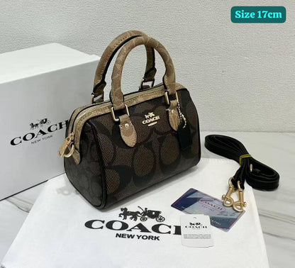 Coach
Good quality 
with box 
100 dhs💛

Zain186
♥️♥️♥️