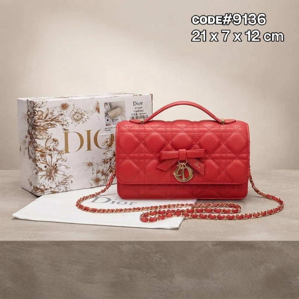 Dior
ᴍʏ ᴅɪᴏʀ ᴍɪɴɪ ʙᴀɢ
ᴅᴇᴄᴏʀᴀᴛɪᴠᴇ ʟᴇᴀᴛʜᴇʀ ʙᴏᴡ
ɪɴ ᴛᴏᴘ ʜᴀɴᴅʟᴇ ʙᴀɢ
ʟᴏɴɢ ᴄʜᴀɪɴ ʙᴇʟᴛ sᴛʀᴀᴘ
ɢᴏʟᴅ ʜᴀʀᴅᴡᴀʀᴇ
sɪᴢᴇ: 21 cm
ᴡɪᴛʜ BOX

90 dhs🇦🇪🇦🇪

Zain31
♥️♥️♥️