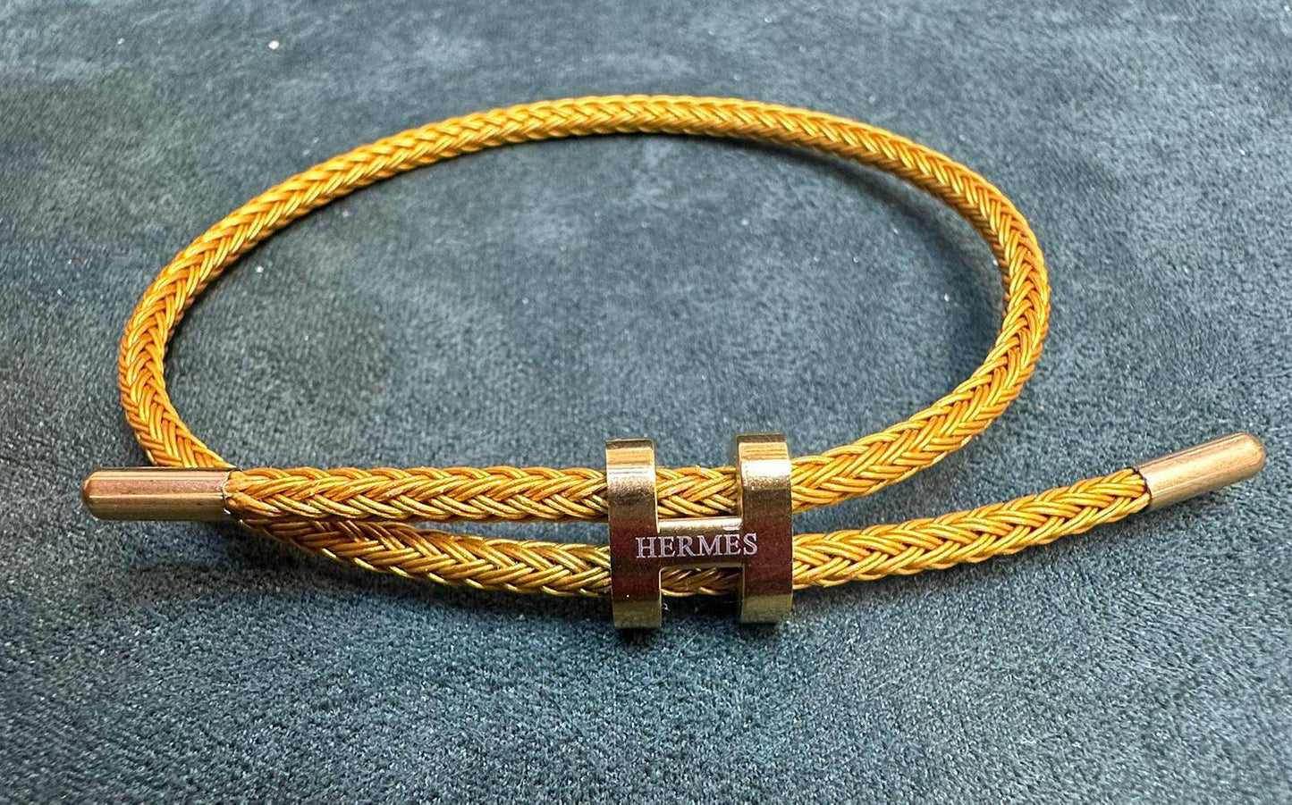 Hot moving 🔥🔥🔥 
Hermes UNISEX Bracelet. 
Water proof 💦💦💦
30 dhs❣️

Zain243
♥️♥️♥️