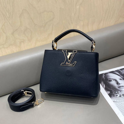 LV

120 dhs🇦🇪

with box🎁🎁🎁

Size 21cm

Zain161
♥️♥️♥️