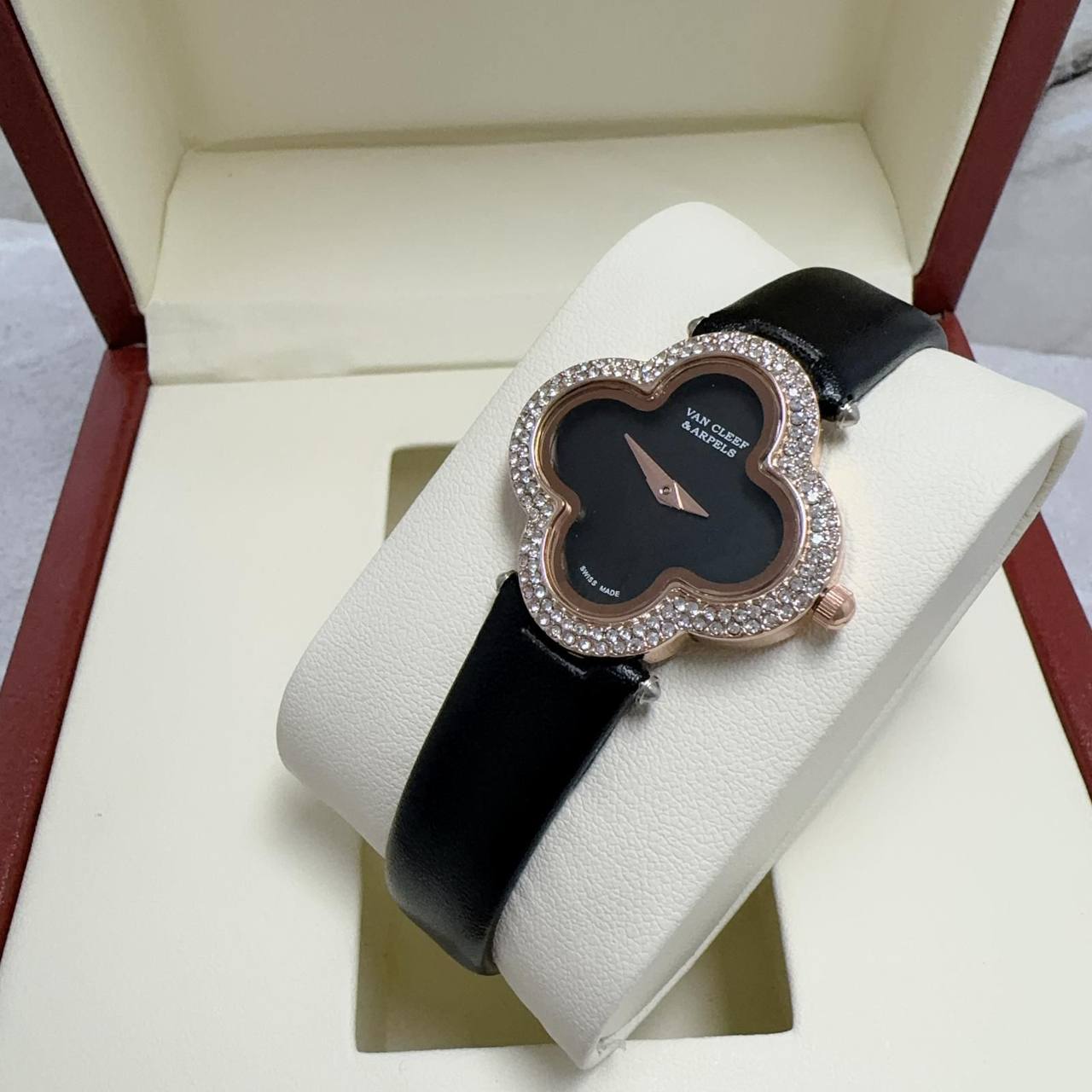 Leather belt 
ladies watches 
55 dhs🌺

Zain45
♥️♥️♥️