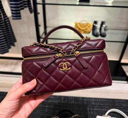 Chanel
105 dhs✅
Size：19cm
High-quality with box

Zain35
♥️♥️♥️