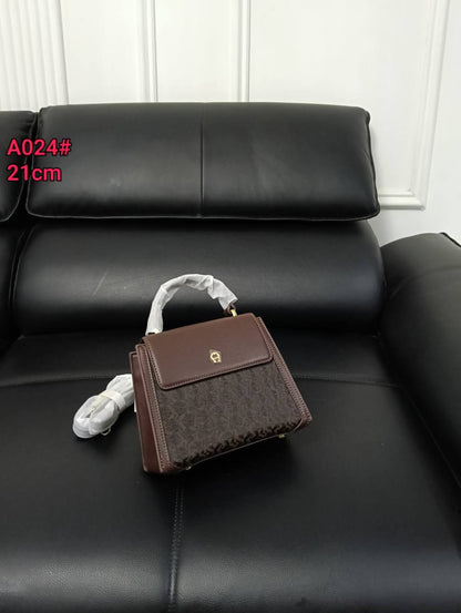 Aigner 

100 dhs 🇦🇪🇦🇪🇦🇪

High quality 

Zain26
♥️♥️♥️