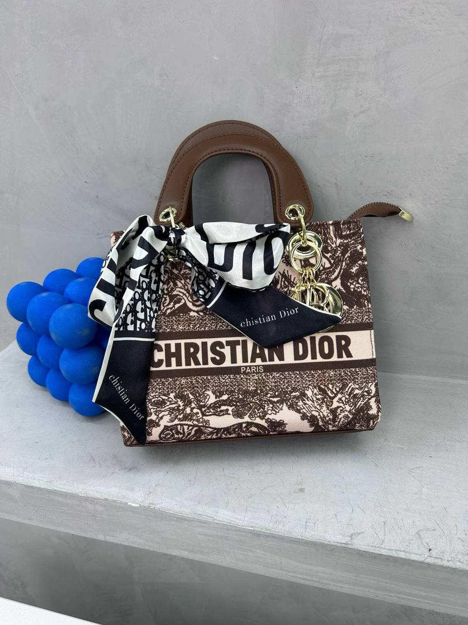 DIOR

95 dhs 🇦🇪🇦🇪

Zain169
♥️♥️♥️