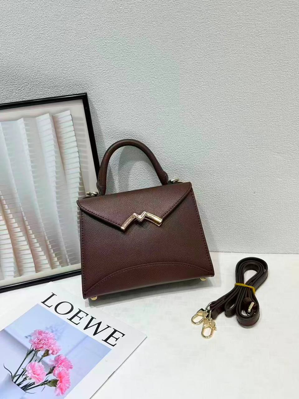 MOYNAT 
GOOD QUALITY WITH BOX 
110 DHS🇦🇪🇦🇪

Zain295
♥️♥️♥️