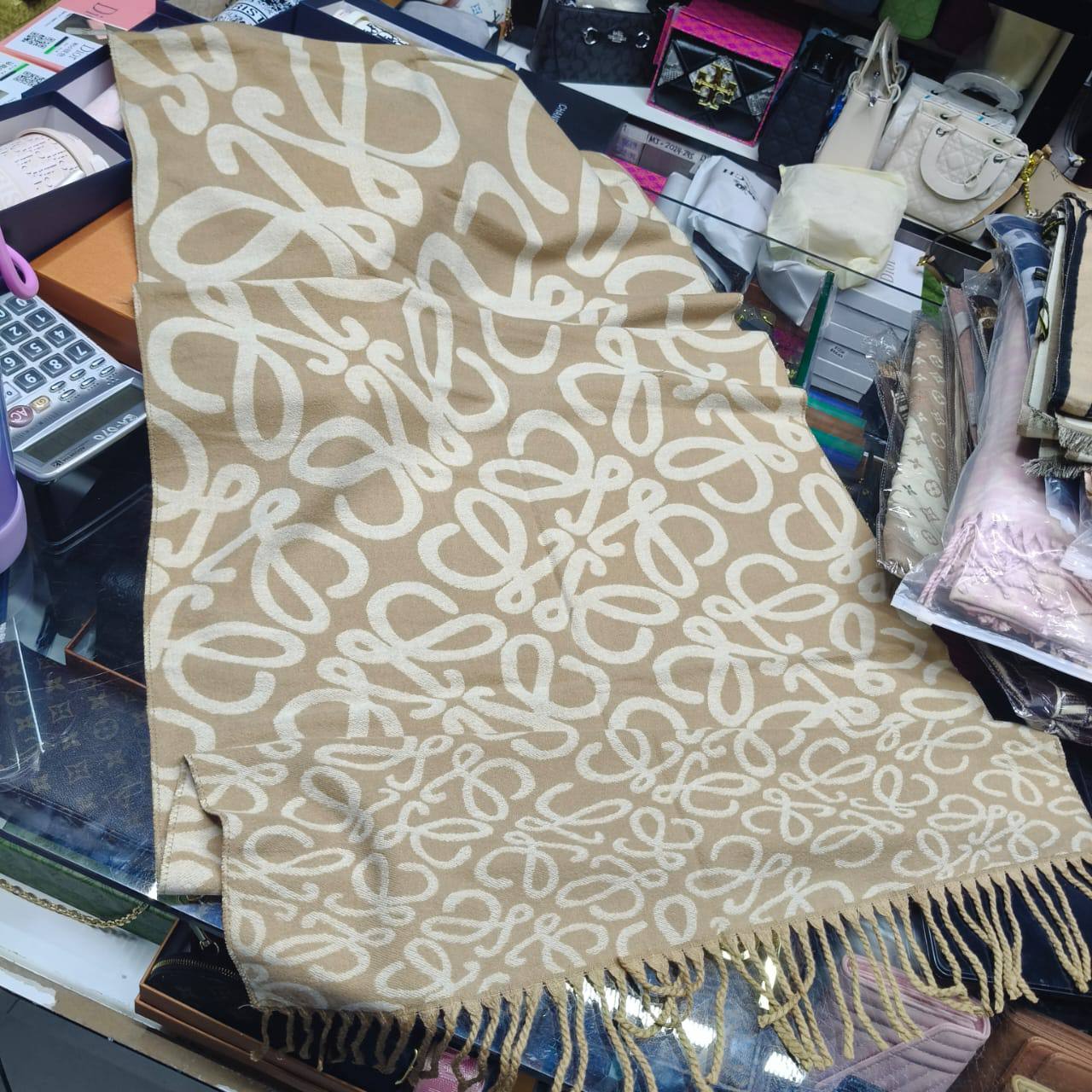 𝗔𝗩𝗔𝗜𝗟𝗔𝗕𝗟𝗘 𝗦𝗖𝗔𝗥𝗙‼️

WINTER's SCARF 🧣🧣
ᴄᴏᴛᴛᴏɴ ᴍᴀᴛᴇʀɪᴀʟ
LONG ᴛᴀssᴇʟ
sɪᴢᴇ : 190 x 65 cm

45 dhs🪙🌨️

Zain31
♥️♥️♥️