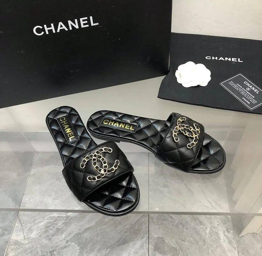 CHANEL 

SIZE  36  to 41                                                                                                       

150 dhs🇦🇪🇦🇪

Zain224
♥️♥️♥️