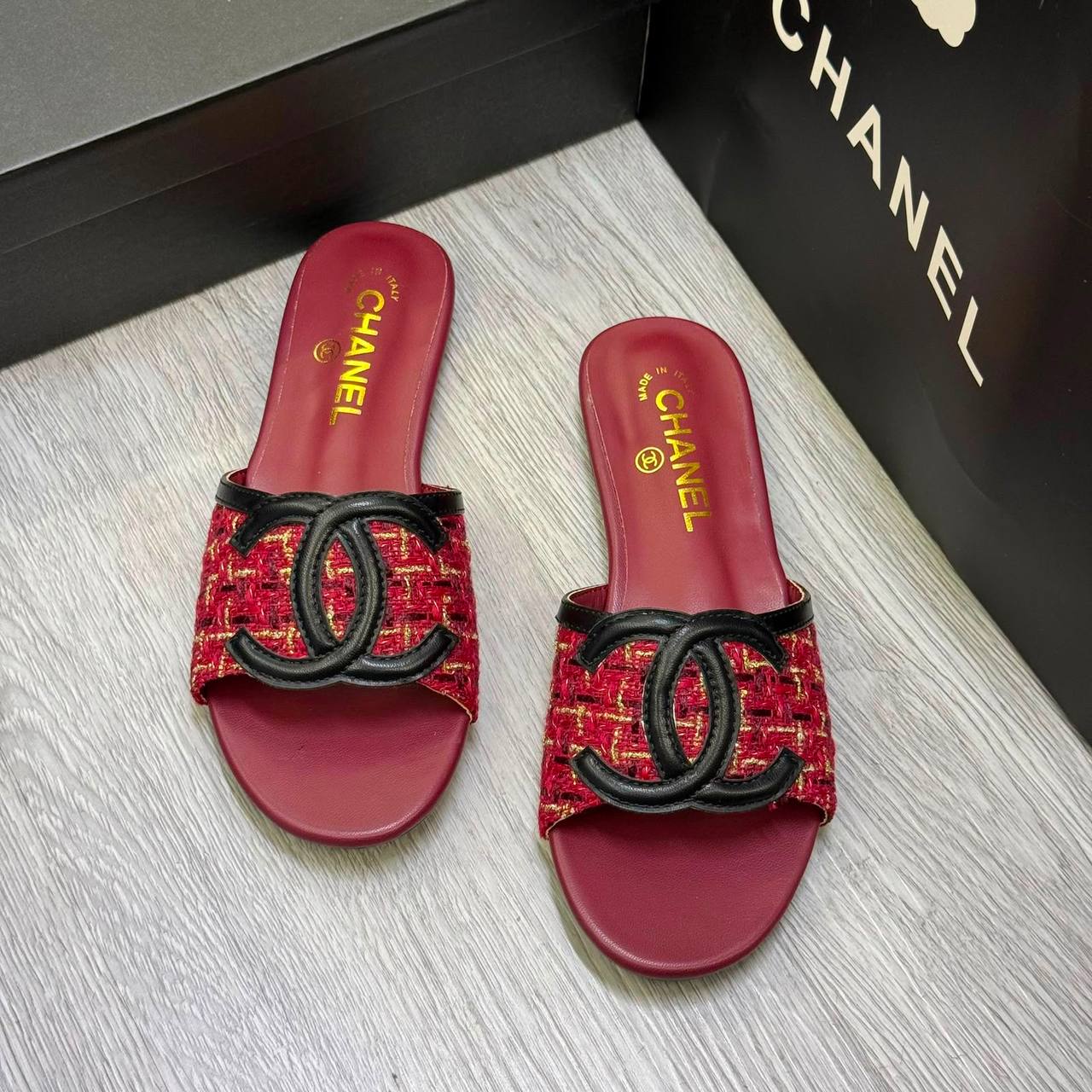 NEW CAME
CHANEL SLIPPER
GOOD QUALITY
100 dhs🇦🇪🇦🇪
Size 36 TO 41

Zain40
♥️♥️♥️