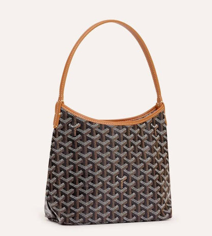 GOYARD Hobo
Bohème Mini Bag
Chevron Goyardine Canvas
Size: 21 cm
Without BOX

90 dhs🇦🇪🇦🇪

Zain239
Zain215
♥️♥️♥️
