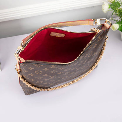 LV
Good quality 
with box 
🎁🎁🎁

115 dhs✅

Zain186
♥️♥️♥️