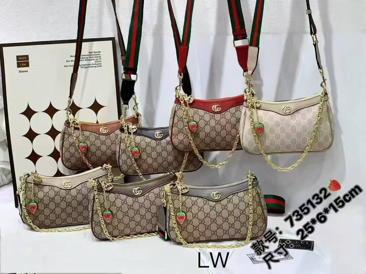 Gucci

withbox 🎁🎁🎁

95 dhs❣️

Zain143
♥️♥️♥️