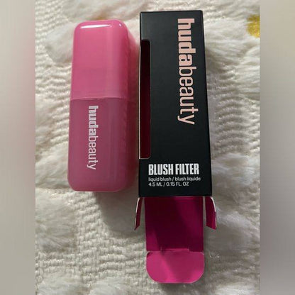 Huda beauty blush

35 dhs 

Zain36
♥️♥️♥️