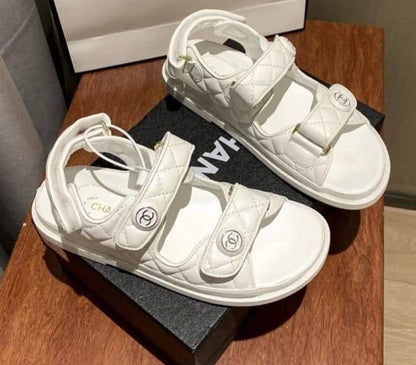Chanel

Size 36to42        

65 dhs🪙🌨️

Zain163
♥️♥️♥️