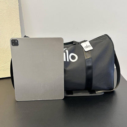 🥇 ALO  Fitness bag
Good quality 
Size : 45 * 26 * 20 cm
75 dhs🪙🌨️

Zain115
♥️♥️♥️