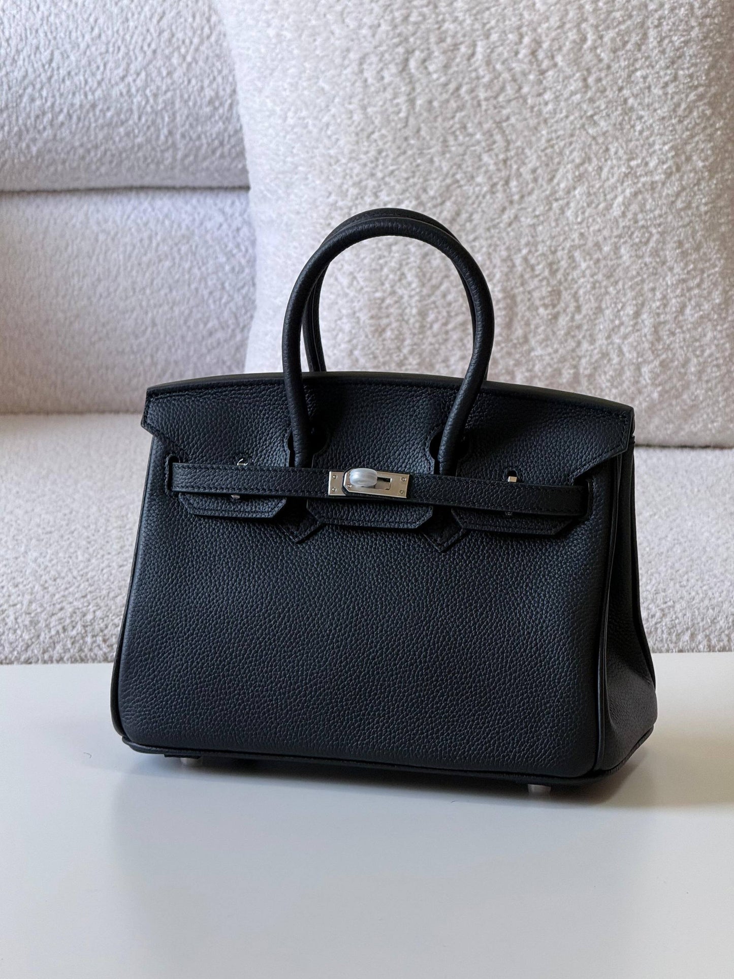 Hermes birkin 25cm💕master quality😍

with box❤️
🎁🎁🎁

400 dhs🪙🌨️

Zain52
♥️♥️♥️