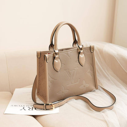 LV
110 dhs✅
Size27cm

Zain161
♥️♥️♥️