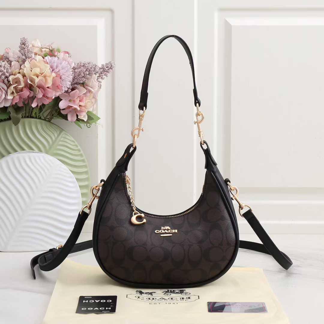 Coach
High quality
With box
110 dhs✅

Zain50
♥️♥️♥️