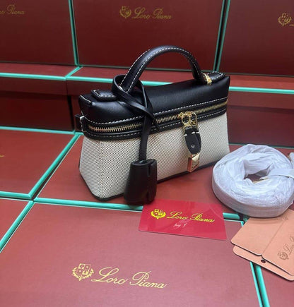 Loro Piana
110 dhs🇦🇪🇦🇪

Zain143
♥️♥️♥️