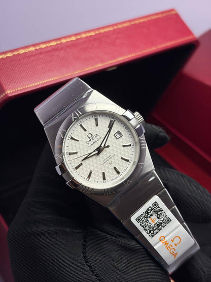 Omega watch for men
 good quality battery
220 dhs✅
 (size 40mm)

Zain59
♥️♥️♥️