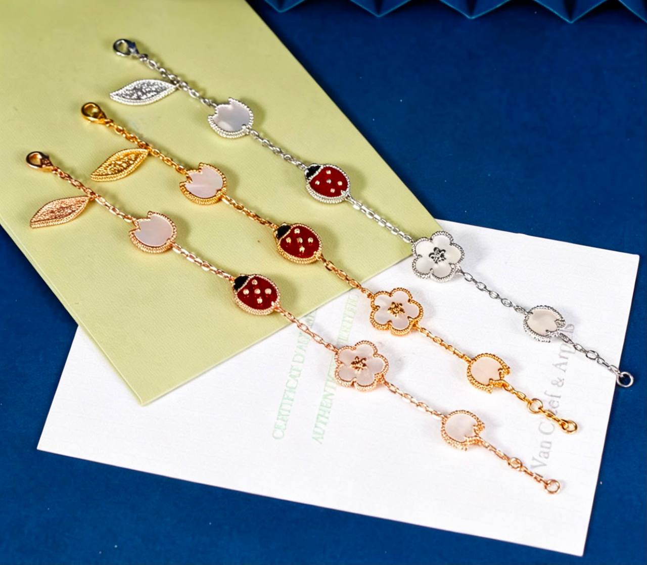 60 DHS🇦🇪🇦🇪
 VCA💫✨
 BRACELET
WITH BOX AND PAPER BAG🛍️🎁

Zain89
♥️♥️♥️