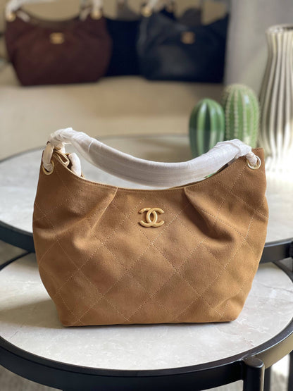 Chanel  
Available original box 
With full packing 
Super high quality 

For Price 👇 WhatsApp✅
0568585901 
0507557372
0552275751 Owner Zain 👌

Zain283
♥️♥️♥️