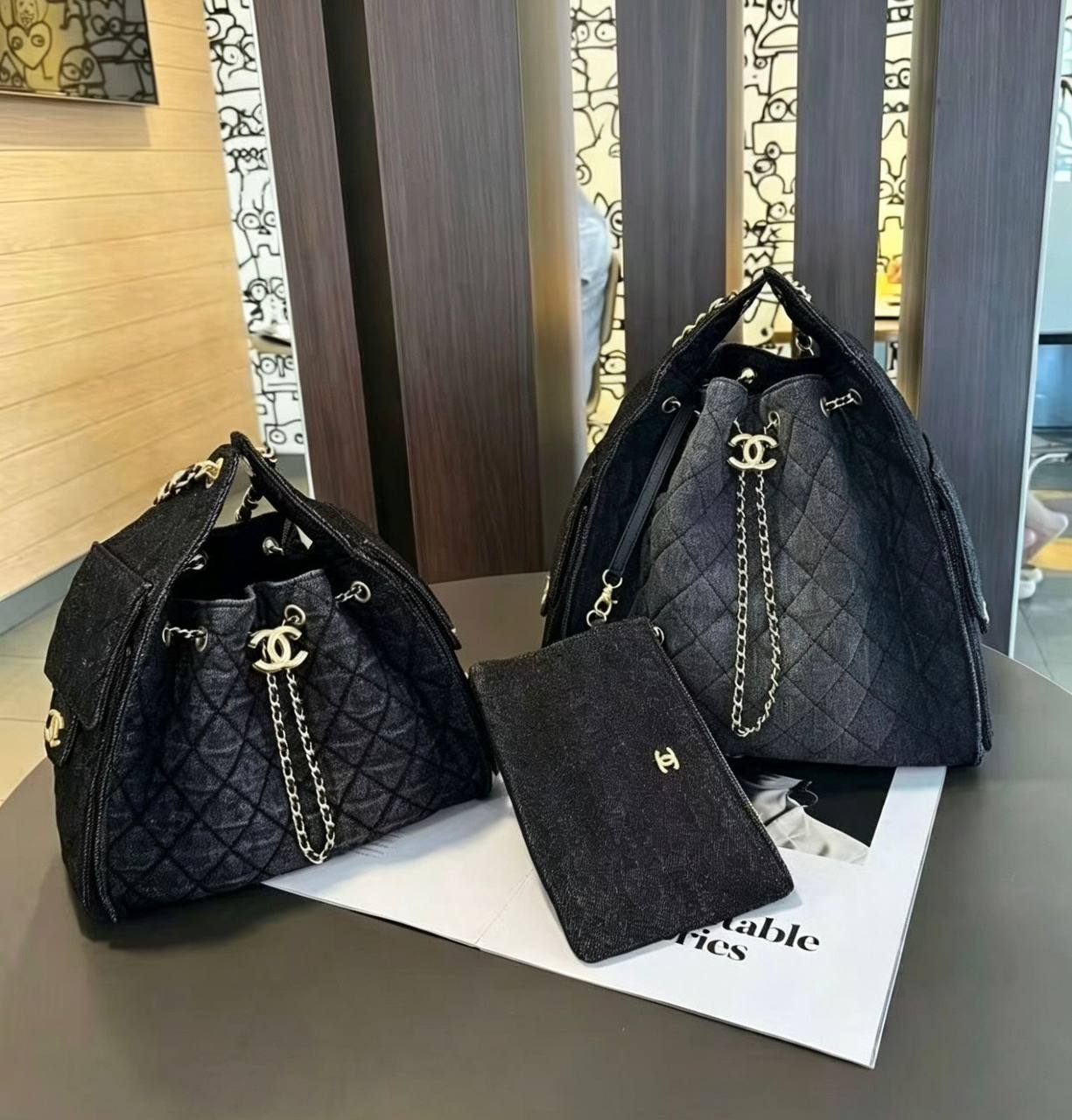 CHANEL 
COPY ONE 
BIG SIZE 230 DHS✅
SMALL SIZE 220 DHS✅

SMALL SIZE WITHOUT POUCH

Zain39
♥️♥️♥️