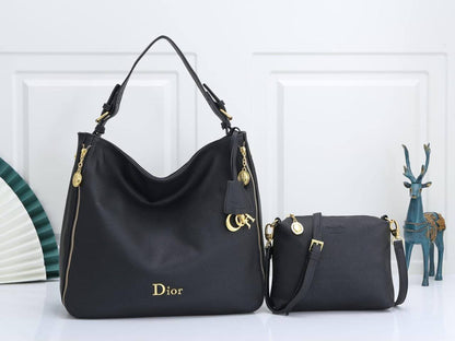 Dior 2 in 1

1⃣️ First quality

Size : 35 * 17 com
105 dhs🇦🇪🇦🇪

Zain115
♥️♥️♥️