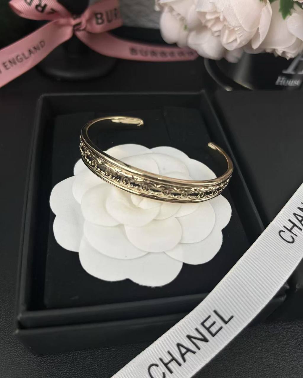 Chanel
Bangle
60 dhs🪙

Zain89
♥️♥️♥️