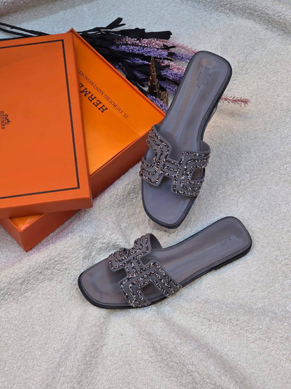 New. Herems

  Size  .  36.  to 41

95 dhs❣️

Zain80
♥️♥️♥️
