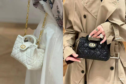 💎  Dior Jolie new
1⃣️ First quality +🎁
Size : 19 * 13.5 cm
115 dhs🌺
with 🎁

Zain115
♥️♥️♥️