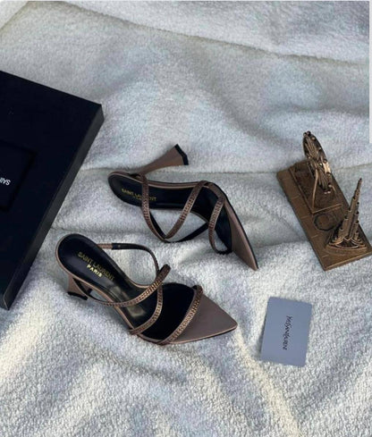 YSL
𝐇𝐢𝐠𝐡 𝐪𝐮𝐚𝐥𝐢𝐭𝐲 💯 
𝐒𝐢𝐳𝐞 𝟑𝟔-𝟑𝟕-𝟑𝟖-𝟑𝟗-𝟒𝟎-𝟒𝟏 
115 dhs✅

Zain86
♥️♥️♥️