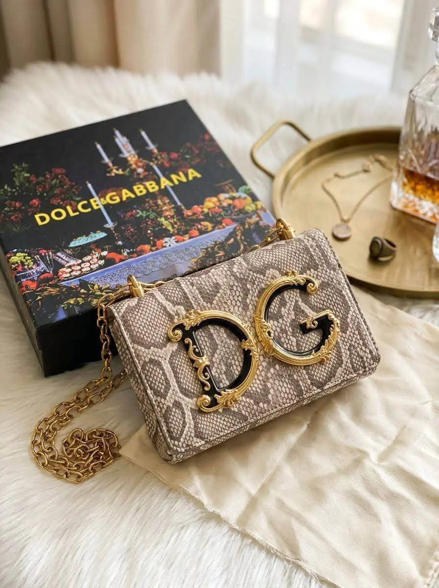 Valentino - JW PEI - BOTTEGA - D&G - PRADA - PATEK - Chanel - Fendi - Dior - MK - Loro Piana - LV - Aquazzura - Jimmy Choo - Christian Louboutin - Van Cleef - APM - Rolex - Cartier - Hermes - Gucci - Polene - ALO - Coach - Loewe - Adidas - Nike - YSL - QC