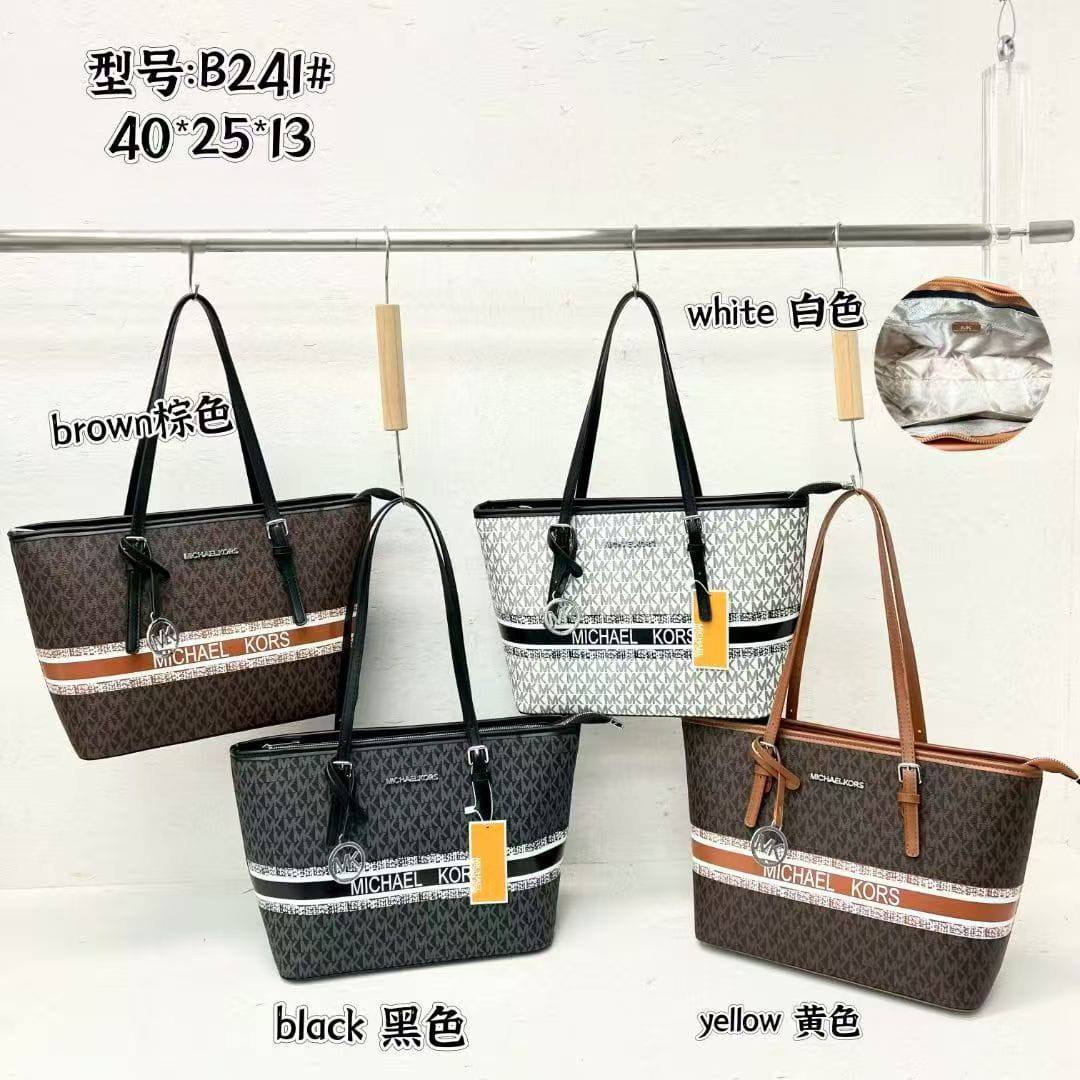 Bags 

75 dhs✅

Zain232
♥️♥️♥️