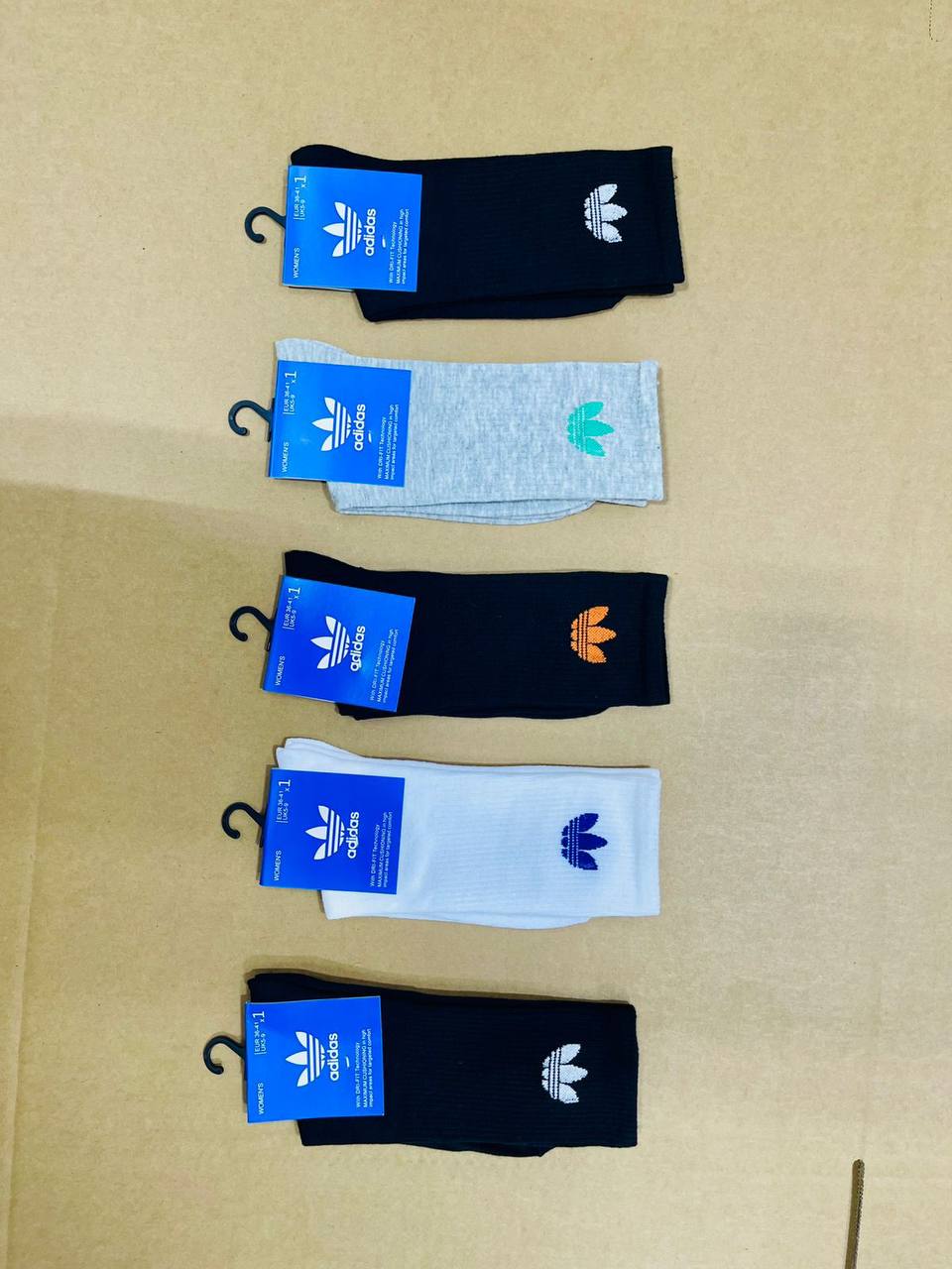 Socks 
10 pcs pack 

55 dhs🇦🇪

Zain27
♥️♥️♥️