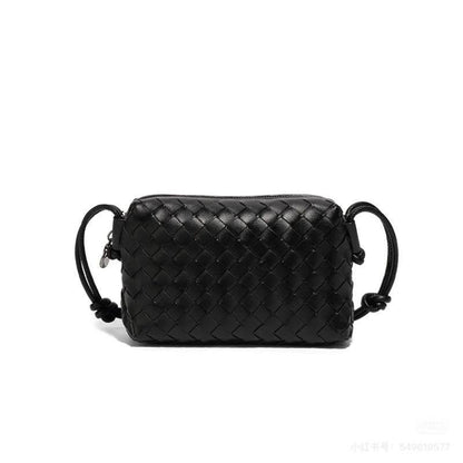 BOTTEGA   
GOOD QUALITY 
SIZE:20×10×17cm   
90 dhs🪙

withbox  
🎁🎁🎁

Zain04
♥️♥️♥️