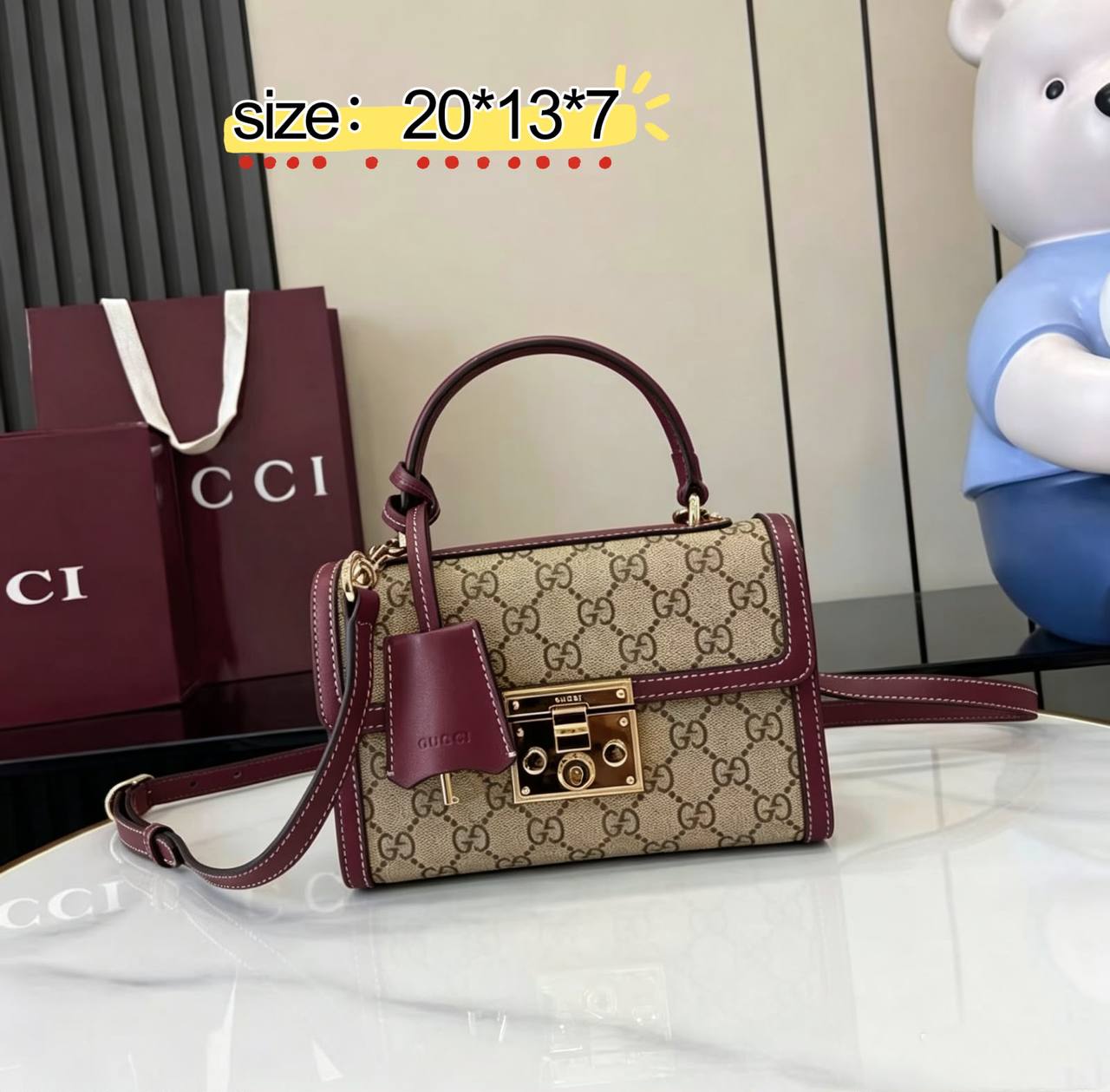 Gucci

95 dhs✅

with box
🎁🎁🎁

Zain38
♥️♥️♥️
