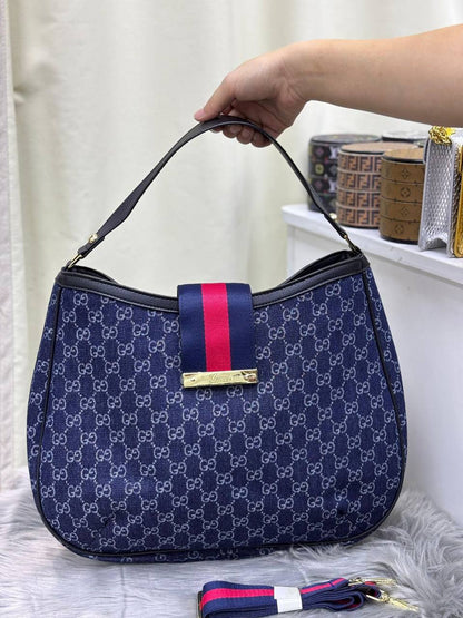 GUCCI
SIZE  ……… 40CM 🥰
100 dhs🪙🌨️

Zain244
♥️♥️♥️