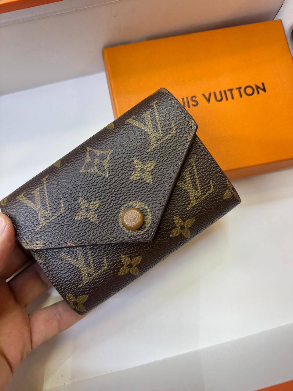 LV Ladies wallet

With box
🎁🎁🎁
30 dhs✅

Zain93
♥️♥️♥️