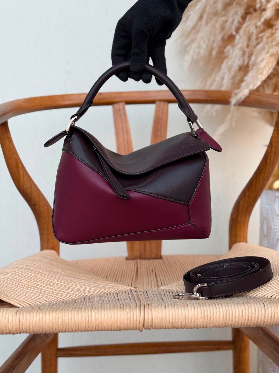 LOEWE
24cm
340 dhs🇦🇪🇦🇪
Top quality 
With box🎁

Zain167
♥️♥️♥️