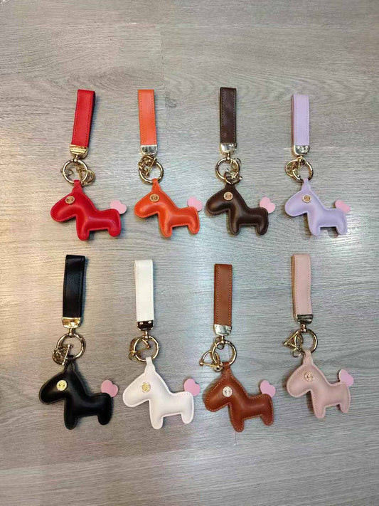 Holders
30 dhs🌺

Zain107
♥️♥️♥️