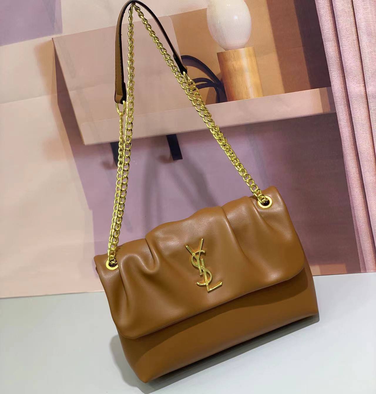 YSL 
Good Quality 
With Box 
🎁🎁🎁

105 dhs❣️

Zain250
♥️♥️♥️