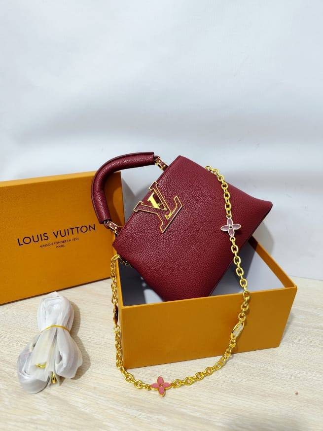 LV

95 dhs🪙🌨️
high quality 
With box  
🎁🎁🎁

21cm

Zain26
♥️♥️♥️