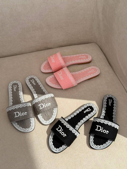 DIOR
QUALITY: SUPER MASTER 💥😍
SIZE:36 TO 42🥰
450 dhs✅

Zain319
♥️♥️♥️
