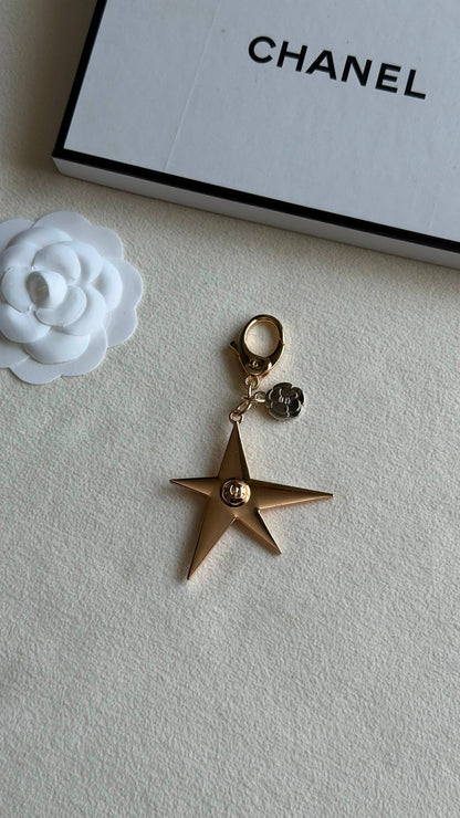 GUCCI  & CHANEL 
CHARMS
Super master quality 
*with complete packing*🎁
240 dhs✅

Zain280
♥️♥️♥️